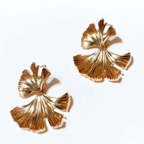 Double Leaf Statement Earrings - Picture 4 of 5